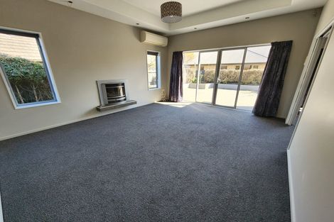 Photo of property in 26 Foresters Crescent, Parklands, Christchurch, 8083