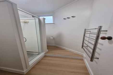 Photo of property in 104 Glenmore Street, Northland, Wellington, 6012