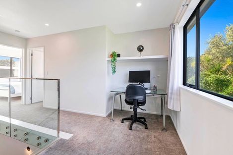 Photo of property in 4 William Bayes Place, Red Beach, 0932