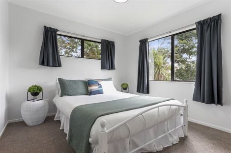 Photo of property in 29 Cron Avenue, Te Atatu South, Auckland, 0610