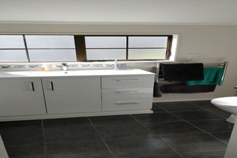 Photo of property in 17 Mallard Grove, Churton Park, Wellington, 6037