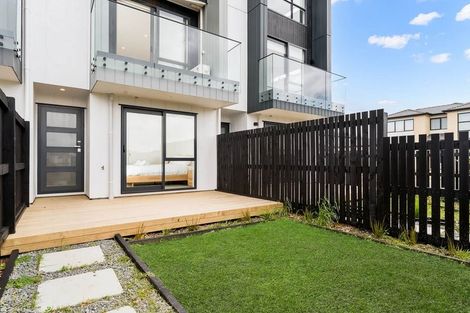 Photo of property in 4 Papa Takaro Lane, Flat Bush, Auckland, 2019