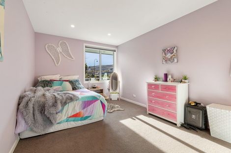 Photo of property in 2 Widgeon Place, Lake Hayes, Queenstown, 9304