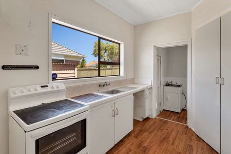 Photo of property in 27 Jackson Street, College Estate, Whanganui, 4500