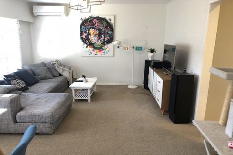 Photo of property in 2/1 Bellcroft Place, Belmont, Auckland, 0622