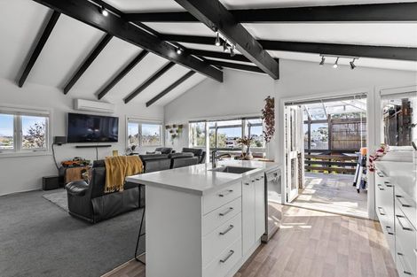 Photo of property in 20 Tiri Road, Manly, Whangaparaoa, 0930