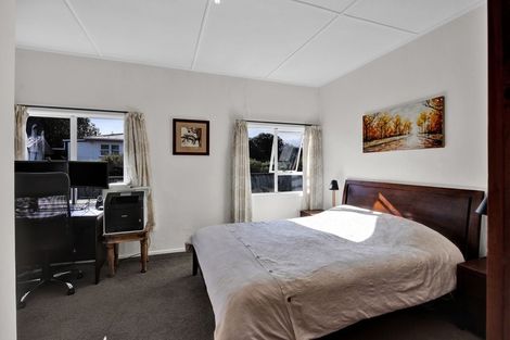 Photo of property in 464 South Road, Omata, New Plymouth, 4374