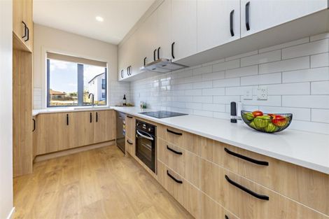 Photo of property in 7 Tapuwae Way, Mangere Bridge, Auckland, 2022