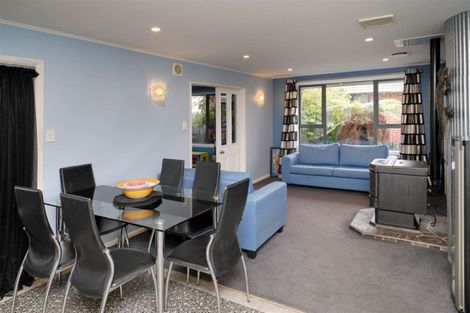 Photo of property in 9 Ashgrove Street, Rangiora, 7400