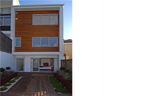 Photo of property in 9 Tiketike Way, Brooklyn, Wellington, 6021