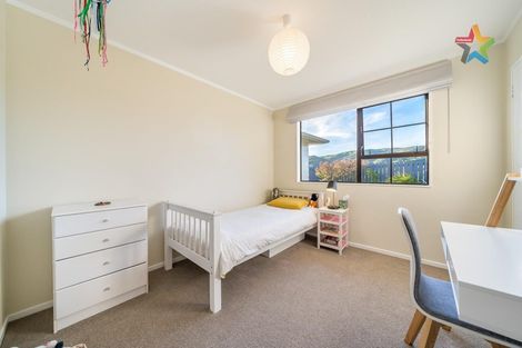 Photo of property in 27 Kaitangata Crescent, Kelson, Lower Hutt, 5010