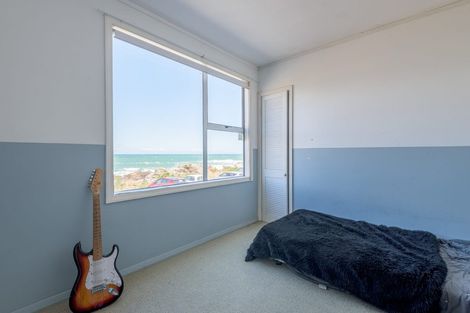 Photo of property in 148 The Esplanade, Houghton Bay, Wellington, 6023