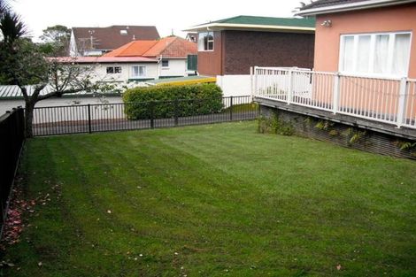Photo of property in 32 Tirimoana Road, Te Atatu South, Auckland, 0602
