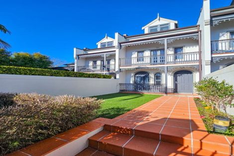 Photo of property in 1/177 Hurstmere Road, Takapuna, Auckland, 0622