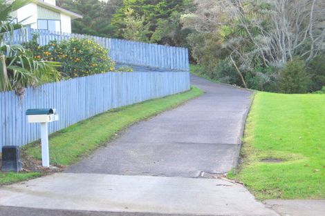 Photo of property in 3 Palmetto Place, Goodwood Heights, Auckland, 2105