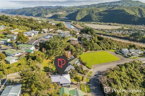 Photo of property in 110 Holborn Drive, Stokes Valley, Lower Hutt, 5019
