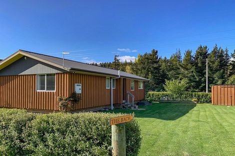 Photo of property in 8 Ryton Place, Lake Coleridge, 7572