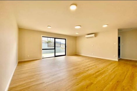 Photo of property in 25 Colliston Rise, Pinehill, Auckland, 0632