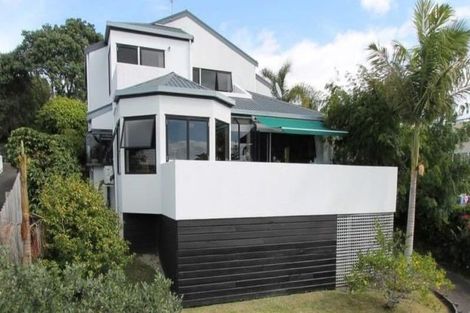 Photo of property in 1/13 Mizpah Road, Waiake, Auckland, 0630