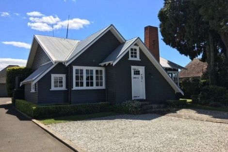 Photo of property in 379a Devonport Road, Tauranga South, Tauranga, 3112