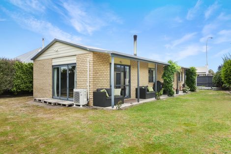 Photo of property in 27 Morris Road, Amberley, 7410