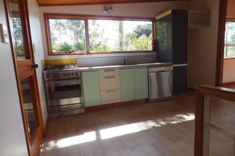 Photo of property in 35-37 Lone Kauri Road, Karekare, New Lynn, 0772