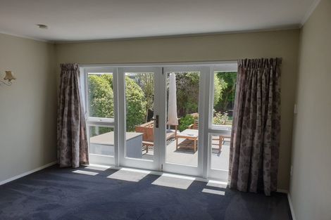 Photo of property in 129 Memorial Avenue, Burnside, Christchurch, 8053