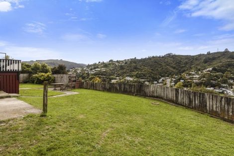 Photo of property in 18 Clapham Grove, Stokes Valley, Lower Hutt, 5019