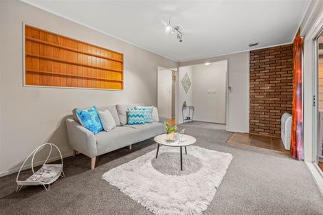 Photo of property in 5 Peterhouse Place, West Harbour, Auckland, 0618