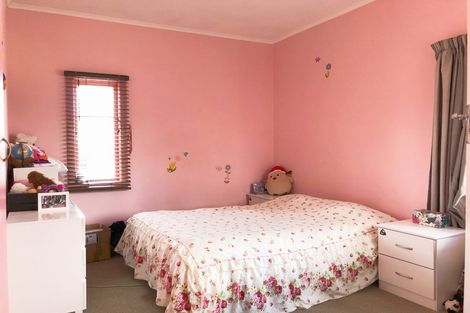 Photo of property in 227 Titirangi Road, Titirangi, Auckland, 0604