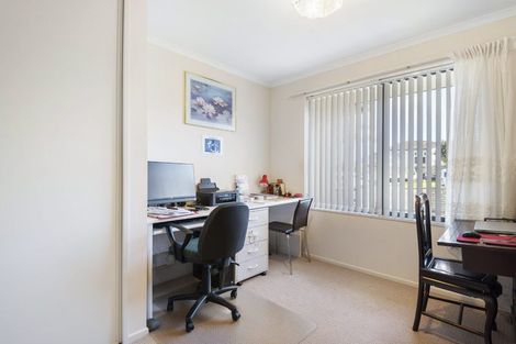 Photo of property in 17 Bundoran Way, Pinehill, Auckland, 0632