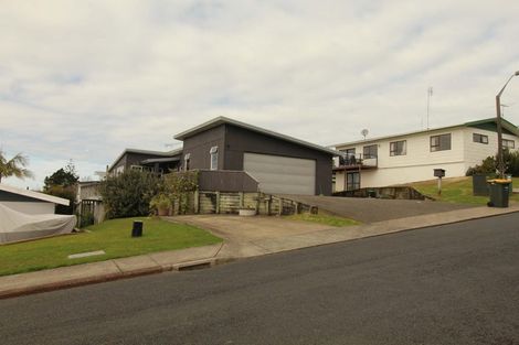 Photo of property in 37 Gledstane Road, Stanmore Bay, Whangaparaoa, 0932