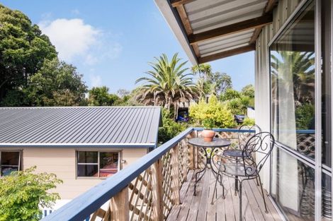 Photo of property in 2b Collingwood Road, Waiuku, 2123