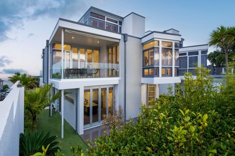 Photo of property in 3/245 Hurstmere Road, Takapuna, Auckland, 0622