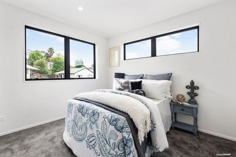 Photo of property in 6b Landsdale Place, Massey, Auckland, 0614