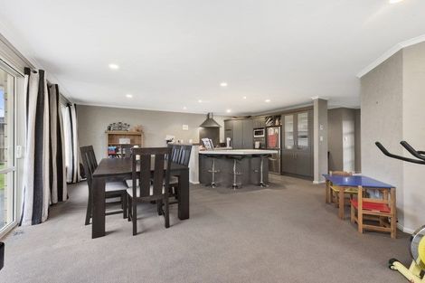 Photo of property in 1 Woburn Court, Rototuna North, Hamilton, 3210