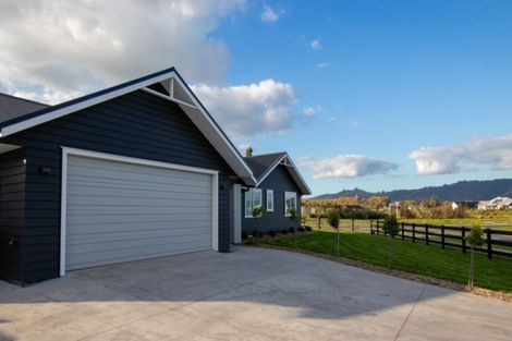 Photo of property in 51 Mike Smith Drive, Cambridge, 3434