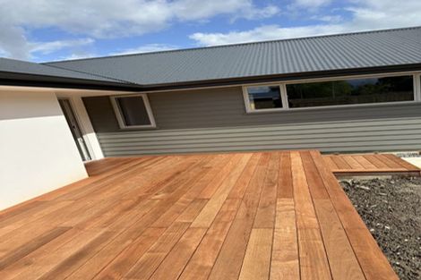 Photo of property in 32 Solitude Crescent, Kelvin Grove, 4414