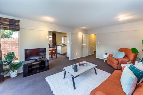 Photo of property in 11a Galway Avenue, Bryndwr, Christchurch, 8052