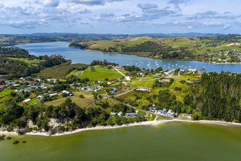 Photo of property in 6 Emay Crescent, Pahi, Paparoa, 0571