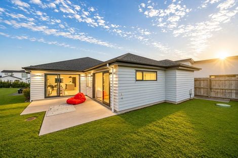 Photo of property in 21 Vintry Drive, Huapai, Kumeu, 0810