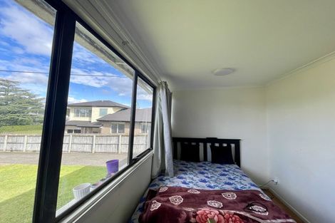 Photo of property in 34 Wattle Street, New Lynn, Auckland, 0600