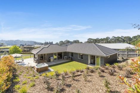 Photo of property in 16 The Landing, Riverhead, 0820