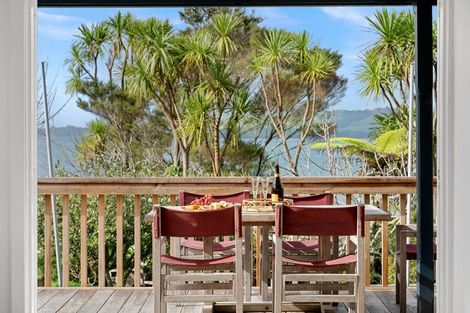 Photo of property in 20 Komiti Road, Tinopai, 0593