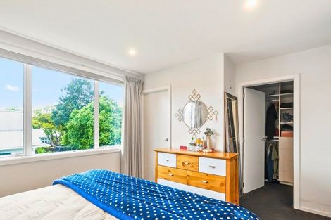 Photo of property in 395 Stokes Valley Road, Stokes Valley, Lower Hutt, 5019