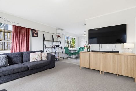 Photo of property in 2/15a Mcintyre Road, Mangere Bridge, Auckland, 2022