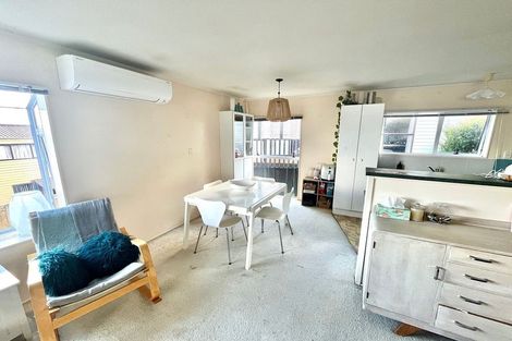 Photo of property in 15a Heathglen Place, Bayview, Auckland, 0629