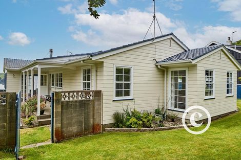 Photo of property in 7 Luff Place, Whitby, Porirua, 5024