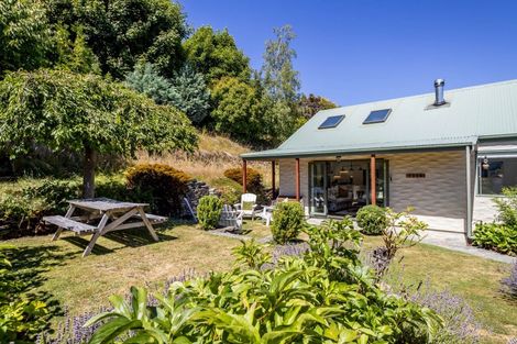 Photo of property in 43 Mcdonnell Road, Arrowtown, 9302