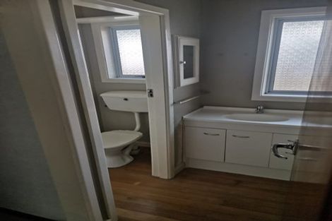 Photo of property in 17 Eglinton Street, Avondale, Christchurch, 8061